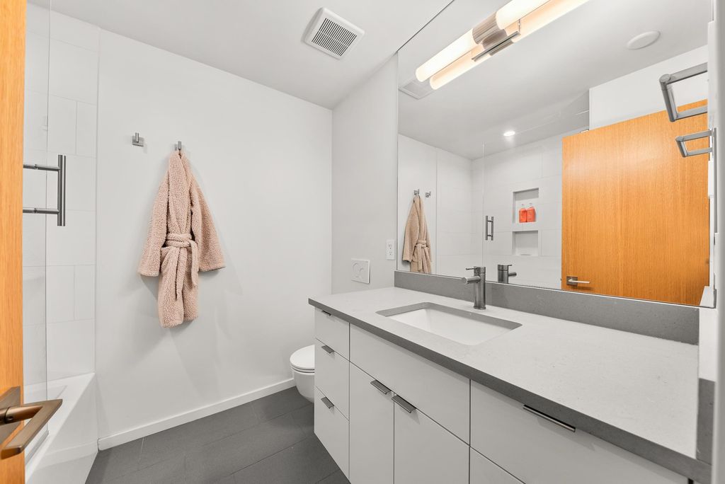 2127 S Helena St, Spokane, WA 99203 photo 15