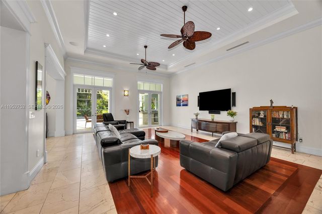 6900 SW 115th St, Pinecrest, FL 33156