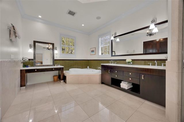 6900 SW 115th St, Pinecrest, FL 33156