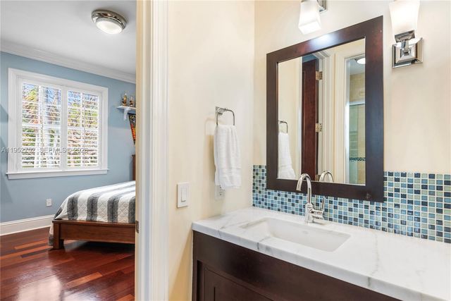 6900 SW 115th St, Pinecrest, FL 33156