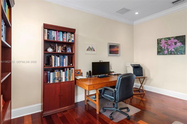 6900 SW 115th St, Pinecrest, FL 33156