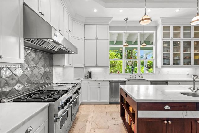 6900 SW 115th St, Pinecrest, FL 33156