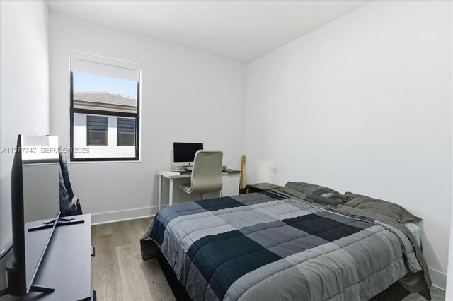 4395 NW 80th Ct, Doral, FL 33166