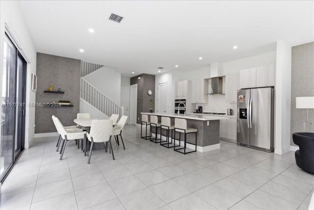 4395 NW 80th Ct, Doral, FL 33166