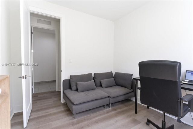 4395 NW 80th Ct, Doral, FL 33166