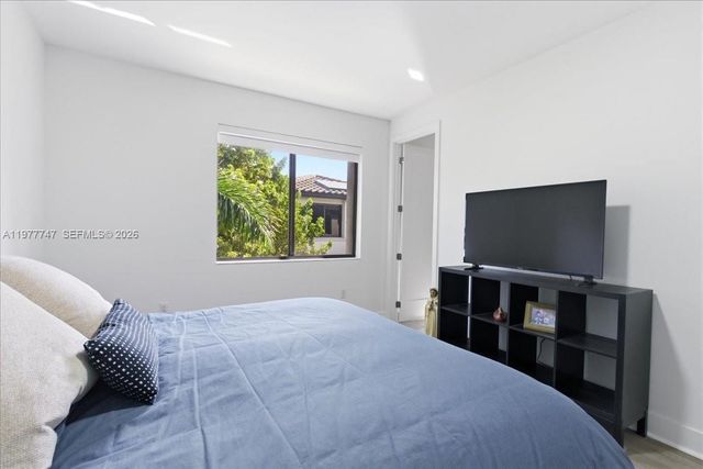 4395 NW 80th Ct, Doral, FL 33166