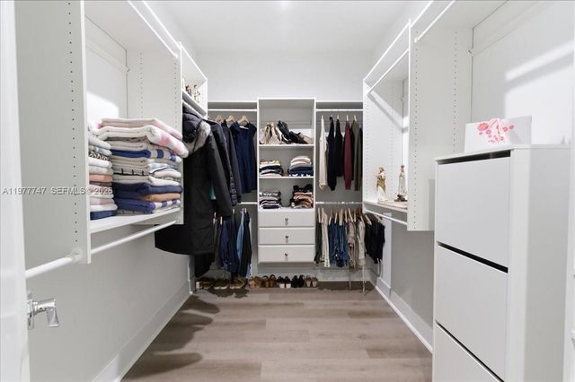 4395 NW 80th Ct, Doral, FL 33166