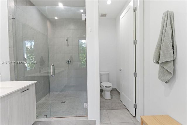 4395 NW 80th Ct, Doral, FL 33166