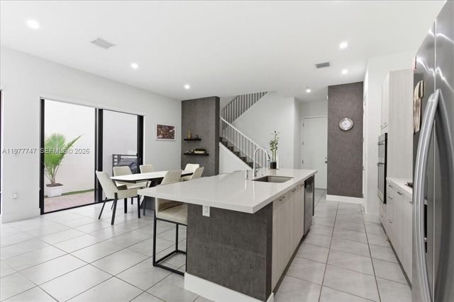 4395 NW 80th Ct, Doral, FL 33166