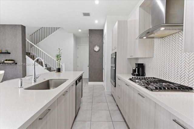 4395 NW 80th Ct, Doral, FL 33166