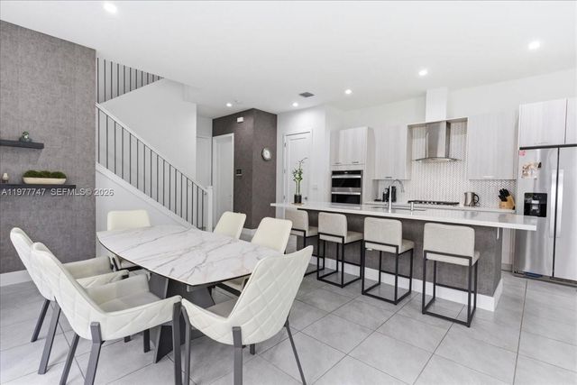 4395 NW 80th Ct, Doral, FL 33166