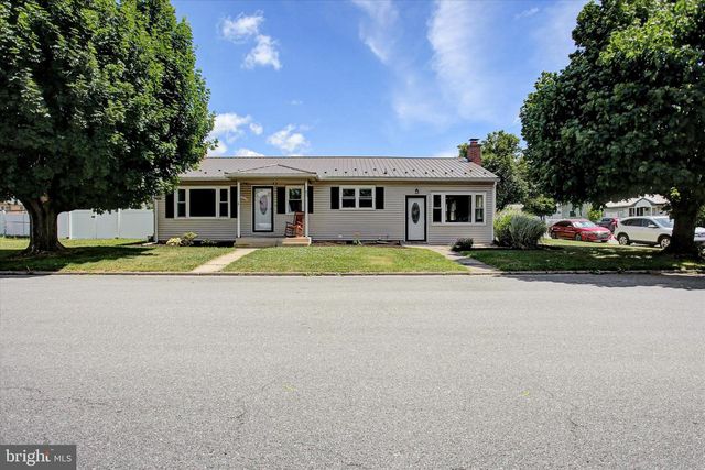 605 PROSPECT AVE, Shippensburg, PA 17257