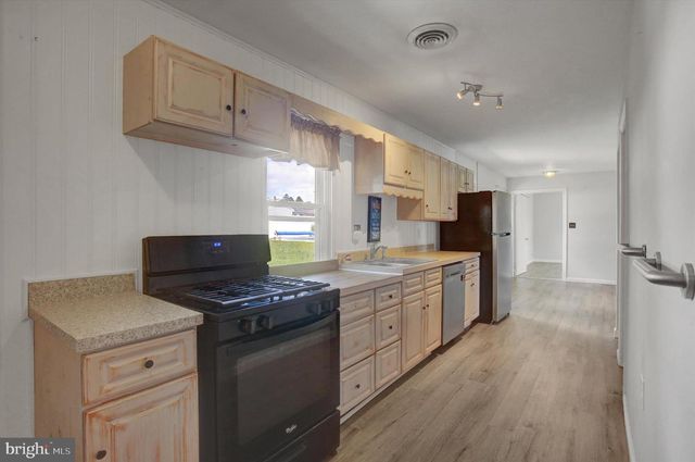 605 PROSPECT AVE, Shippensburg, PA 17257