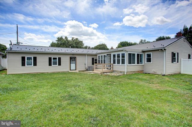 605 PROSPECT AVE, Shippensburg, PA 17257
