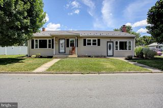 605 PROSPECT AVE, Shippensburg, PA 17257