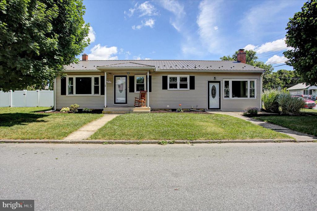 605 PROSPECT AVE, Shippensburg, PA 17257