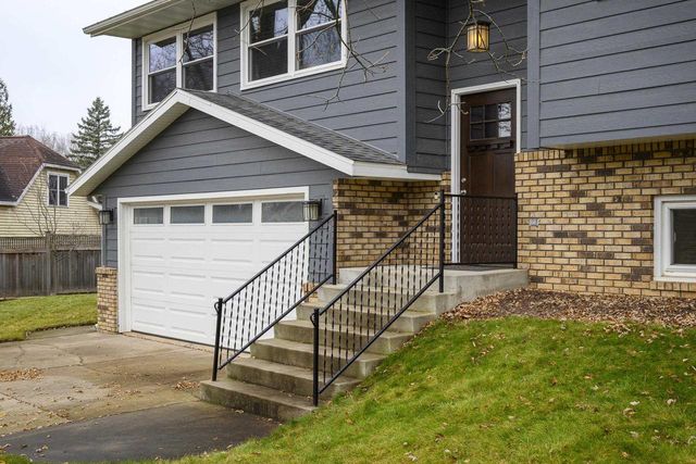 5902 Roosevelt Street, Middleton, WI 53562