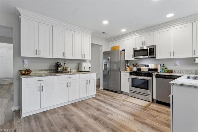 754 Quesnel DR, Virginia Beach, VA 23454