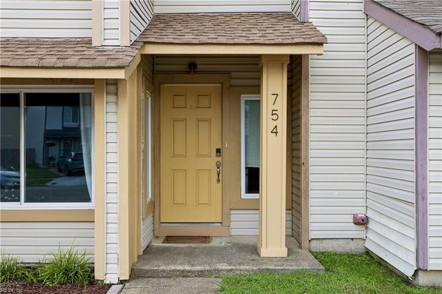 754 Quesnel DR, Virginia Beach, VA 23454