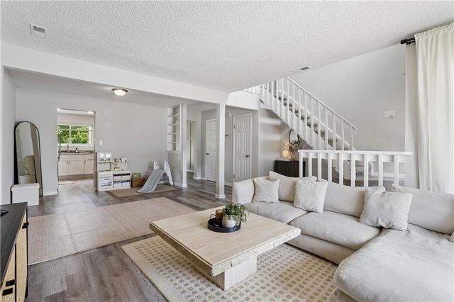 754 Quesnel DR, Virginia Beach, VA 23454