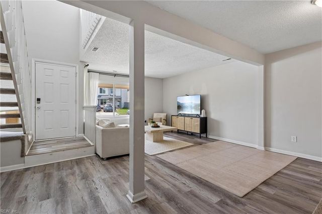 754 Quesnel DR, Virginia Beach, VA 23454