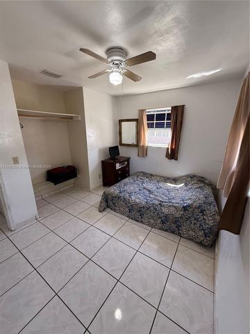 3221 SW 47th Ave, West Park, FL 33023