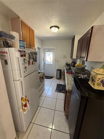 3221 SW 47th Ave, West Park, FL 33023