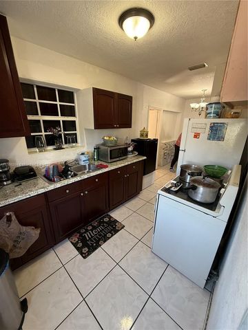 3221 SW 47th Ave, West Park, FL 33023