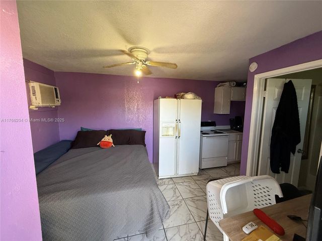 3221 SW 47th Ave, West Park, FL 33023