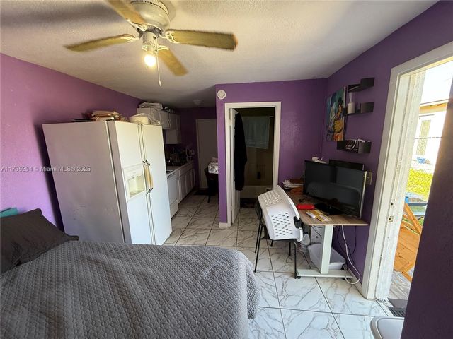 3221 SW 47th Ave, West Park, FL 33023