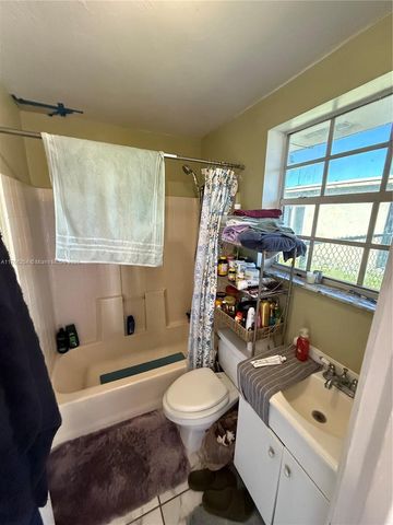 3221 SW 47th Ave, West Park, FL 33023