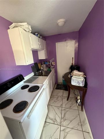 3221 SW 47th Ave, West Park, FL 33023