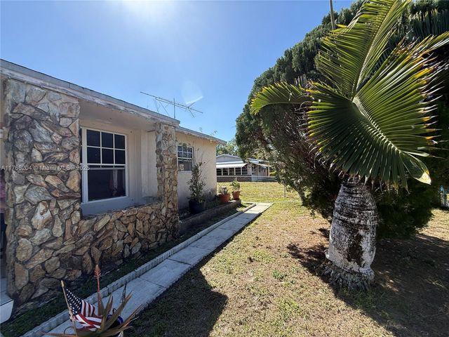 3221 SW 47th Ave, West Park, FL 33023