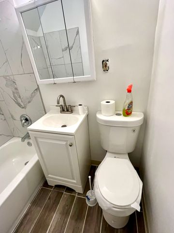 19 S Waller Avenue, Chicago, IL 60644