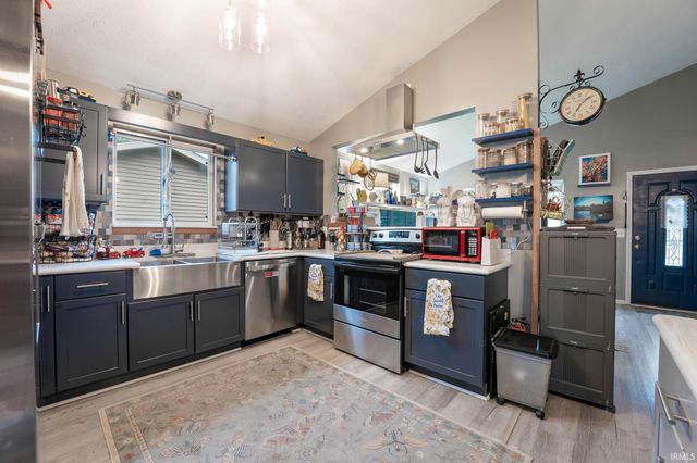 117 N Oakland Avenue, Mishawaka, IN 46544