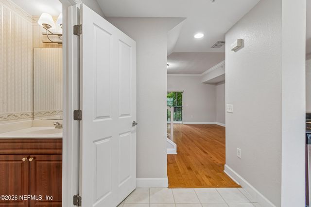 9745 TOUCHTON Road 527, Jacksonville, FL 32246