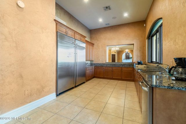 9745 TOUCHTON Road 527, Jacksonville, FL 32246