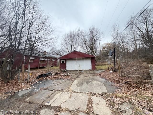 4302 Huckleberry Lane, Flint, MI 48507