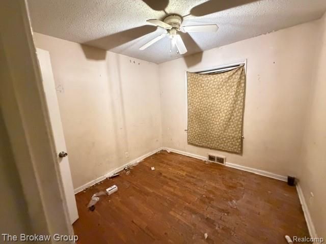 4302 Huckleberry Lane, Flint, MI 48507