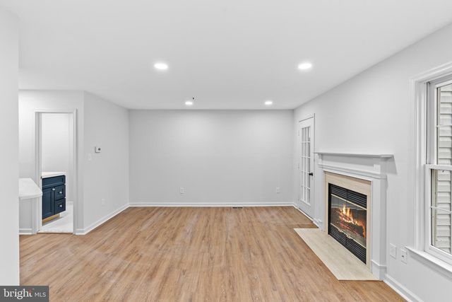 11401 AEGEAN TER, Woodbridge, VA 22192