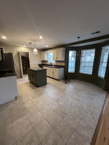 1745 Apache Way, Clarksville, TN 37042