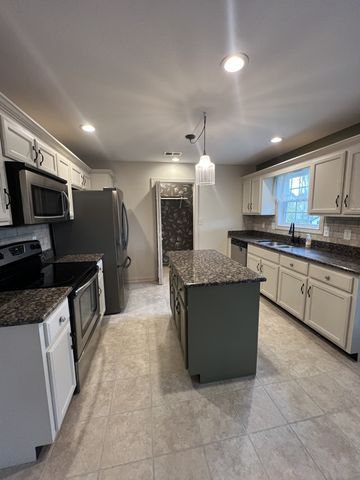 1745 Apache Way, Clarksville, TN 37042