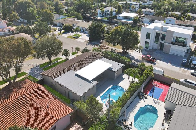 19694 NE 24th Ave, Miami, FL 33180