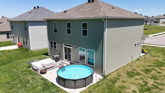 1392 N Hunters Crossing Circle, Huntingburg, IN 47542