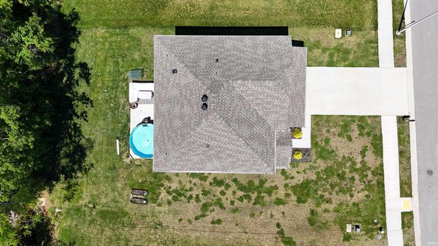 1392 N Hunters Crossing Circle, Huntingburg, IN 47542