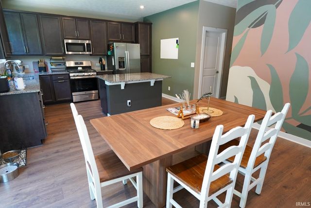 1392 N Hunters Crossing Circle, Huntingburg, IN 47542