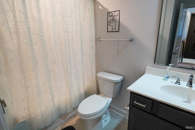 1392 N Hunters Crossing Circle, Huntingburg, IN 47542