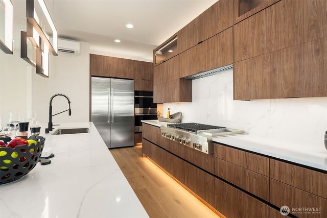 11865 SE 5th Street, Bellevue, WA 98005