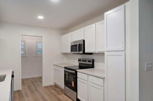 2308 E Latoka Street, Springfield, MO 65804