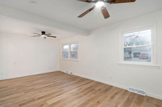 2308 E Latoka Street, Springfield, MO 65804